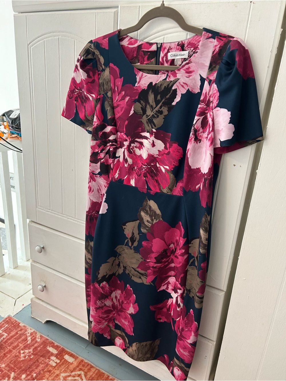 NWOT CALVIN KLEIN Sheath Dress with Pink Floral Print, Princess Design, Back Zip